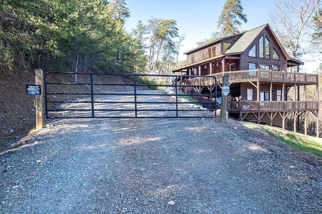 Mistletoe Cabin- Private Cabin W Views, Hottub, Pet Friendly Мърфи Екстериор снимка