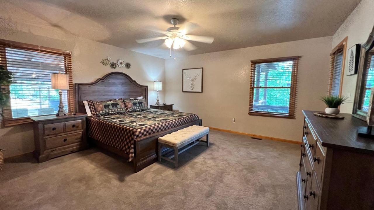 Mistletoe Cabin- Private Cabin W Views, Hottub, Pet Friendly Мърфи Екстериор снимка