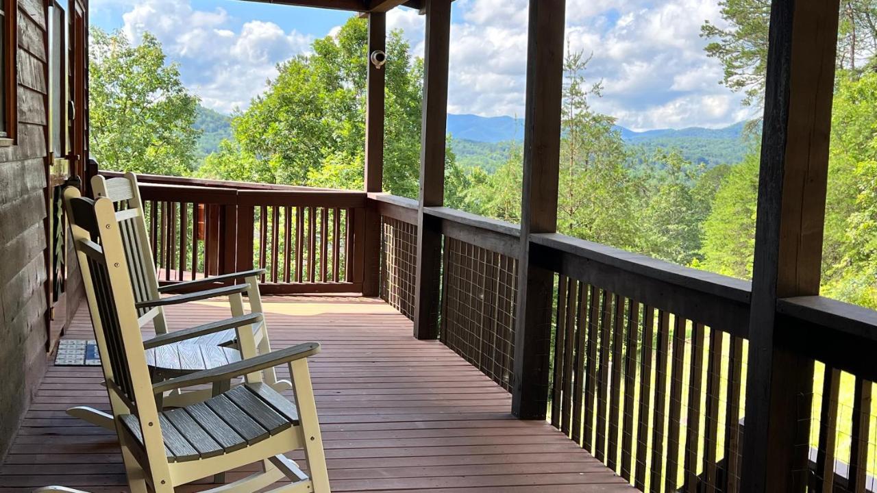 Mistletoe Cabin- Private Cabin W Views, Hottub, Pet Friendly Мърфи Екстериор снимка