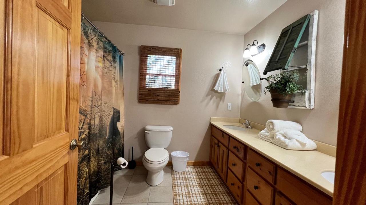 Mistletoe Cabin- Private Cabin W Views, Hottub, Pet Friendly Мърфи Екстериор снимка