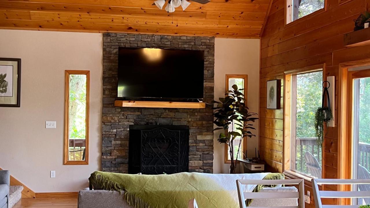 Mistletoe Cabin- Private Cabin W Views, Hottub, Pet Friendly Мърфи Екстериор снимка