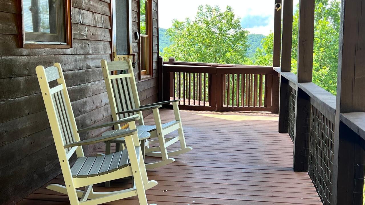 Mistletoe Cabin- Private Cabin W Views, Hottub, Pet Friendly Мърфи Екстериор снимка