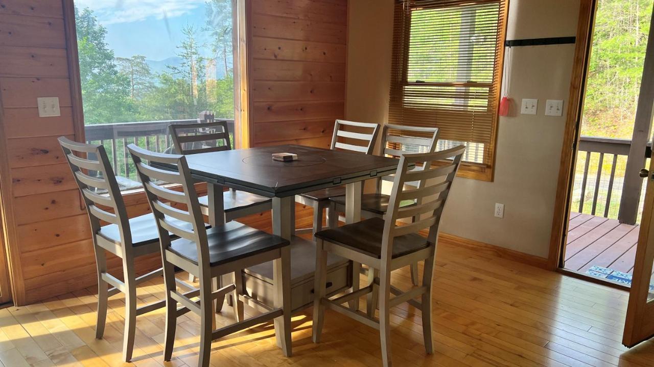Mistletoe Cabin- Private Cabin W Views, Hottub, Pet Friendly Мърфи Екстериор снимка